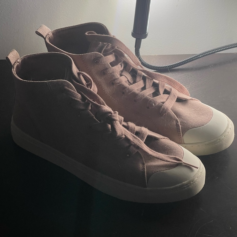 Size 10 Pink Shoe
